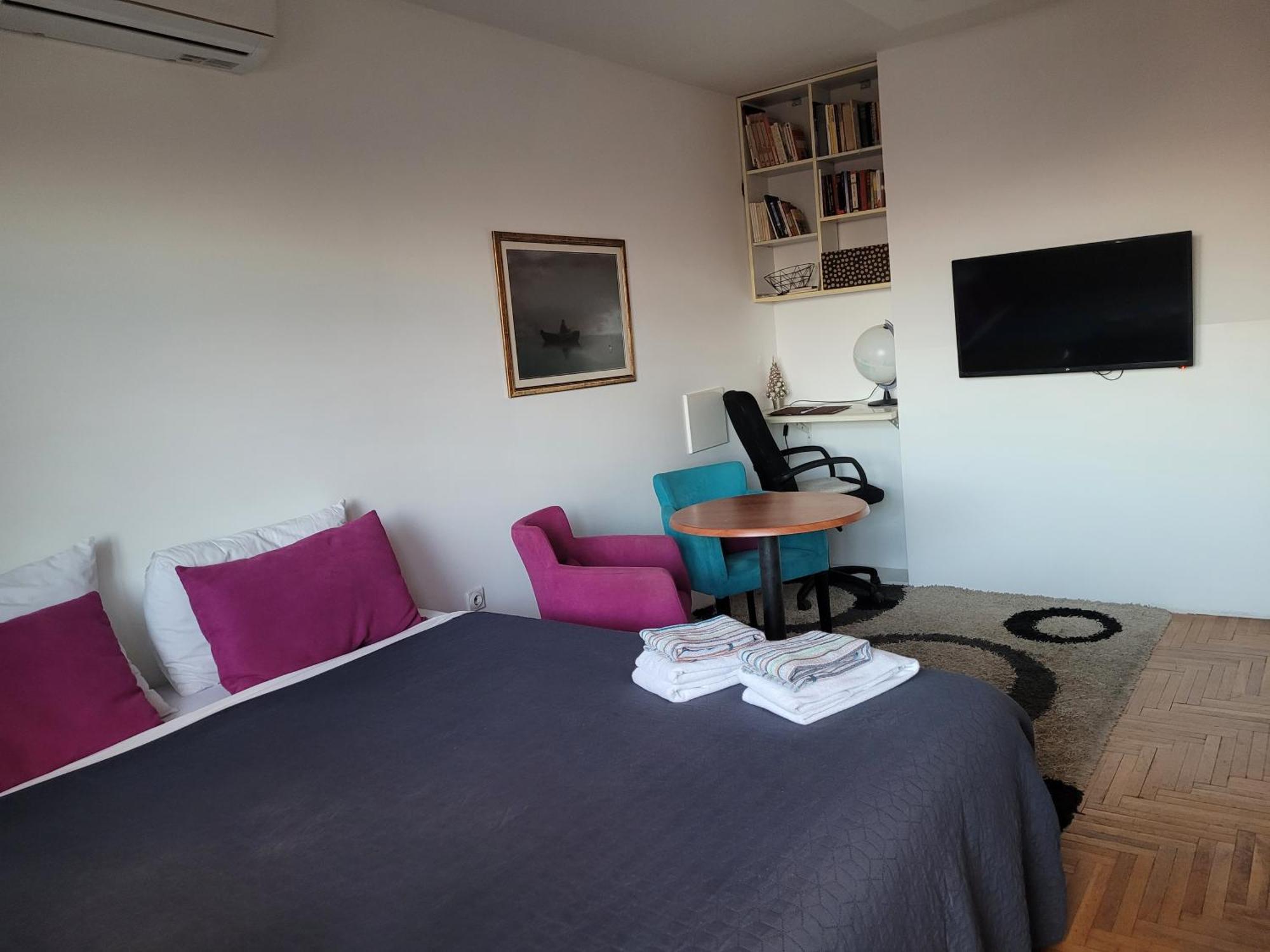 Apartmani Emerald Dream نوفي ساد الغرفة الصورة